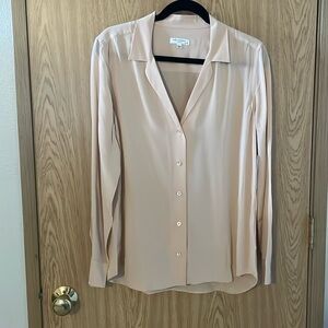 NWT 100% silk blouse Equipment